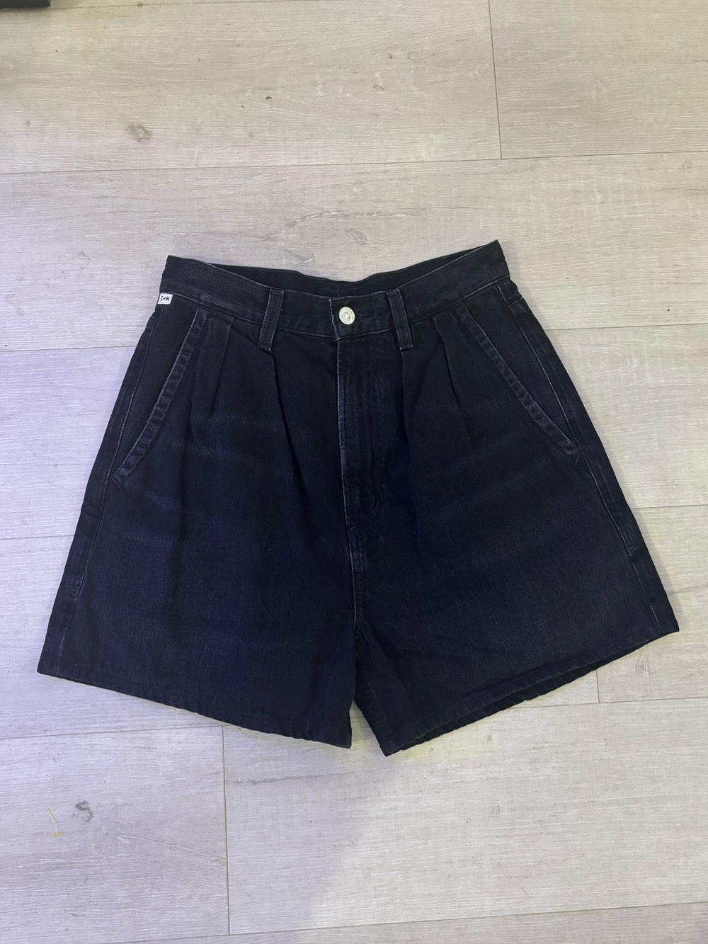 Citizens of Humanity Short Size 25